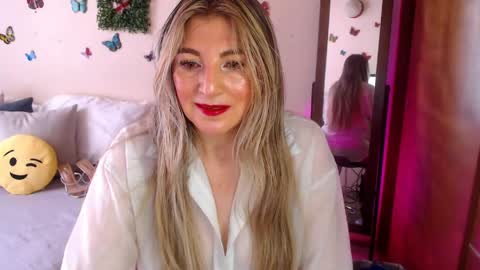 Jolie Mature online show from May 9, 2026, 8:03 pm