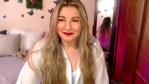 Jolie Mature online show from May 11, 2026, 9:45 pm