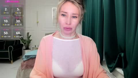 Snapshot of jolie_ozolla chatting on December 8, 2024, 3:56 pm Jolie Ozolla online show from December 8, 2024, 3:56 pm