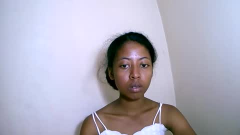 joliekah27 online show from November 9, 2025, 7:34 pm