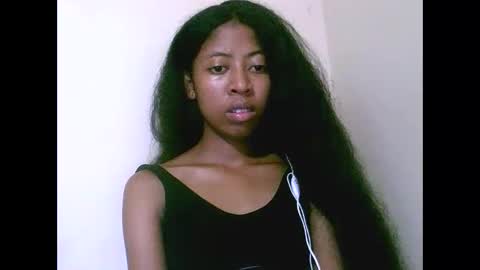 joliekah27 online show from May 2, 2026, 9:53 pm