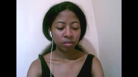 joliekah27 online show from May 3, 2026, 9:59 am
