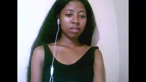 joliekah27 online show from May 3, 2026, 11:00 pm