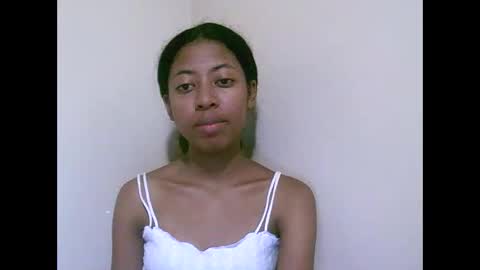 joliekah27 online show from May 4, 2026, 6:59 pm