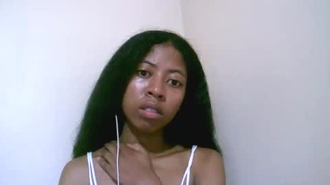 joliekah27 online show from May 5, 2026, 10:07 pm