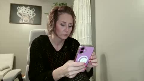 Snapshot of joliexx41 chatting on November 22, 2025, 2:43 am Jolie online show from November 22, 2025, 2:43 am