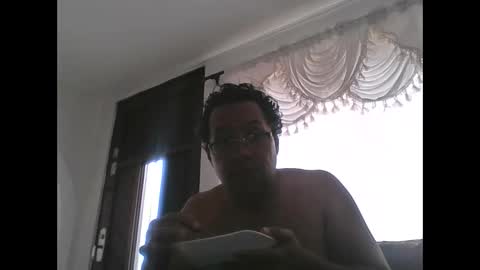 Snapshot of jon323th chatting on October 26, 2025, 6:14 pm jon323th online show from October 26, 2025, 6:14 pm