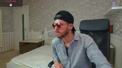 JonahShaw online show from June 18, 2026, 4:13 am