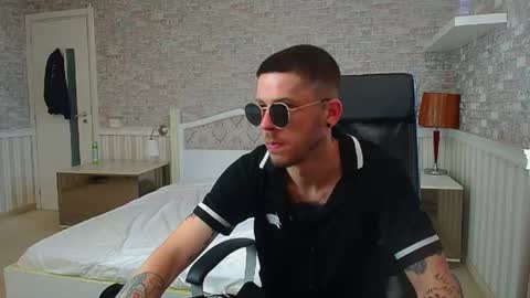 JonahShaw online show from June 24, 2026, 4:11 am