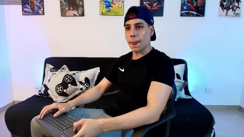 Instagram jonathanfit14 online show from April 30, 2026, 11:20 pm