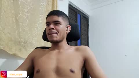 Snapshot of jonhsebastiann chatting on November 11, 2025, 5:40 am John online show from November 11, 2025, 5:40 am