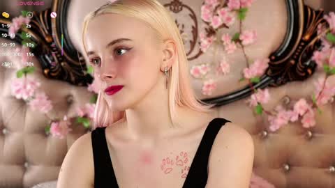 Snapshot of jonnienita chatting on April 10, 2026, 11:04 am Alice online show from April 10, 2026, 11:04 am
