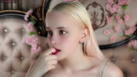 Snapshot of jonnienita chatting on April 13, 2026, 11:16 am Alice online show from April 13, 2026, 11:16 am