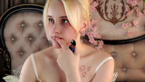 Snapshot of jonnienita chatting on April 19, 2026, 6:10 pm Alice online show from April 19, 2026, 6:10 pm
