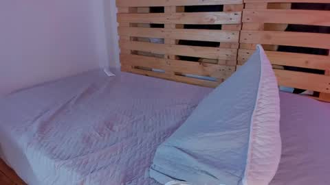 Jordn  follow me on my soyjordanditri  model account online show from March 4, 2025, 5:11 am