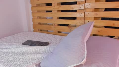 Jordn  follow me on my soyjordanditri  model account online show from March 5, 2025, 2:36 am