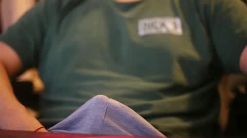 Snapshot of jorge9614 chatting on October 21, 2025, 2:23 am jorge9614 online show from October 21, 2025, 2:23 am