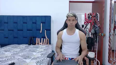 jose_rumbero91 online show from December 15, 2025, 12:20 pm