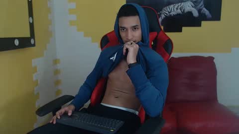 jose_sexycumm online show from December 23, 2024, 7:52 pm