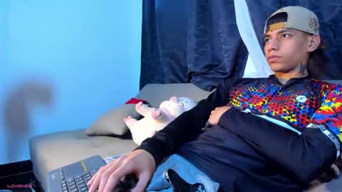 Josep online show from December 20, 2024, 3:03 am