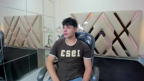 josh_leon22 online show from October 13, 2025, 3:50 am