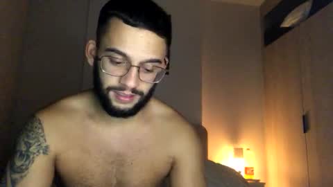 josh_xo online show from September 10, 2025, 6:52 pm