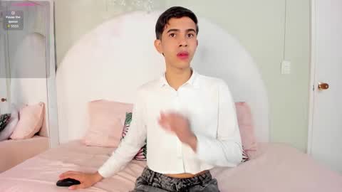 Snapshot of joshua_sanz chatting on October 26, 2025, 3:34 am Joshua Sanz  online show from October 26, 2025, 3:34 am