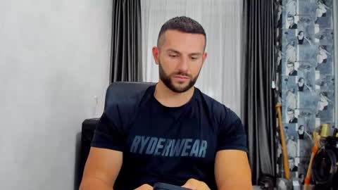 joshuamuscle69 online show from December 23, 2024, 1:13 pm