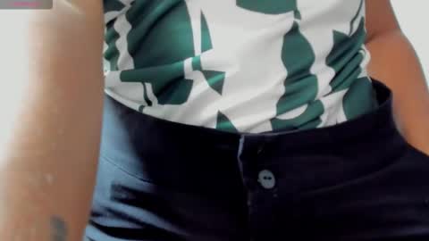 Snapshot of joyaoscura55 chatting on November 18, 2025, 8:57 pm sofiaparker8 online show from November 18, 2025, 8:57 pm