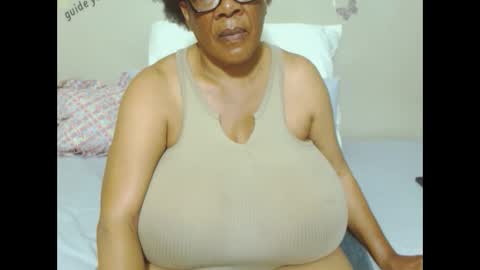 Snapshot of joycemando chatting on October 2, 2025, 6:04 pm DairyQueen online show from October 2, 2025, 6:04 pm