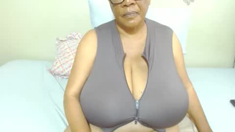 Snapshot of joycemando chatting on October 30, 2025, 8:38 am DairyQueen online show from October 30, 2025, 8:38 am