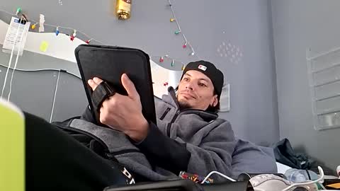 Snapshot of jpizzy23 chatting on September 11, 2025, 6:08 pm dLowfrk online show from September 11, 2025, 6:08 pm