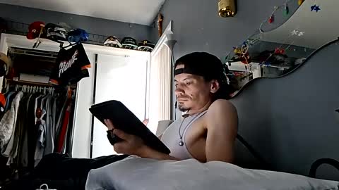 Snapshot of jpizzy23 chatting on September 13, 2025, 12:32 am dLowfrk online show from September 13, 2025, 12:32 am