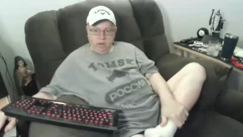 Snapshot of jpmel99 chatting on October 11, 2025, 12:43 am jpmel99 online show from October 11, 2025, 12:43 am