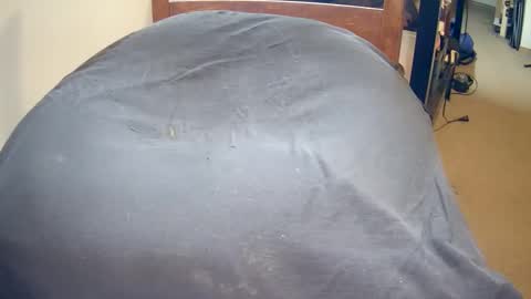 jries329 online show from December 22, 2025, 9:28 am