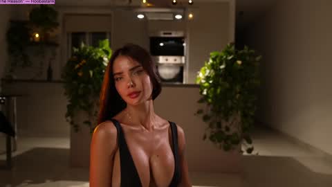 Jennifer Diaz online show from October 4, 2025, 6:28 pm