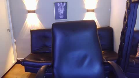 Josneidy  Jos   online show from December 20, 2024, 3:36 am