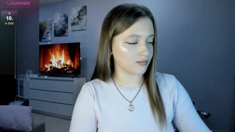 Julia and Julia online show from October 21, 2025, 8:42 pm