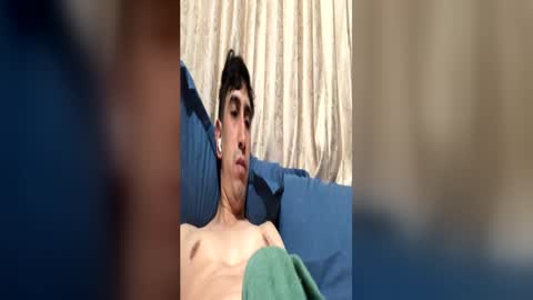 juaaan_sebass08122 online show from July 5, 2026, 10:33 am