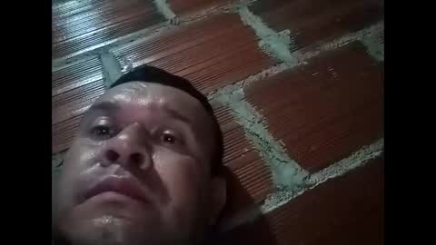 Snapshot of juan370490 chatting on December 25, 2024, 2:14 am juan370490 online show from December 25, 2024, 2:14 am