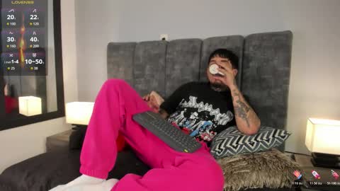 juan_alvarez18 online show from February 14, 2026, 6:43 am