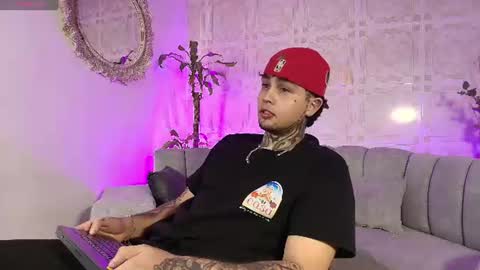 Snapshot of juan_alvarez18 chatting on June 16, 2026, 6:27 am juan_alvarez18 online show from June 16, 2026, 6:27 am