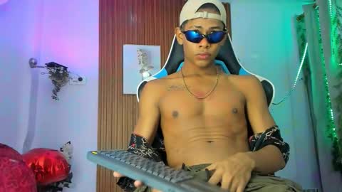 juan_contreras7 online show from September 18, 2025, 11:34 am