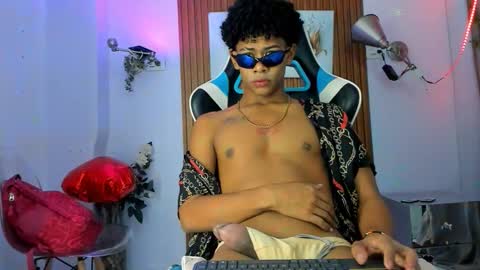 juan_contreras7 online show from September 24, 2025, 11:35 am