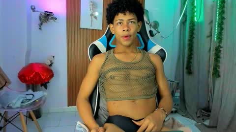 juan_contreras7 online show from September 30, 2025, 11:37 am