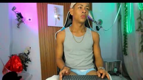 juan_contreras7 online show from October 10, 2025, 11:20 am