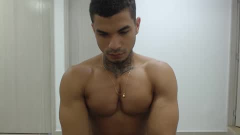 juan_gomez_1 online show from January 28, 2025, 11:17 am