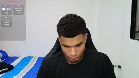 juan_gomez_1 online show from February 1, 2026, 12:31 am