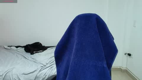 Snapshot of juan_gomez_1 chatting on April 17, 2026, 9:01 am juan_gomez_1 online show from April 17, 2026, 9:01 am