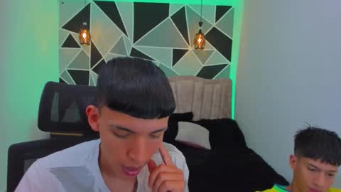 JuanSteven online show from November 12, 2025, 4:35 am